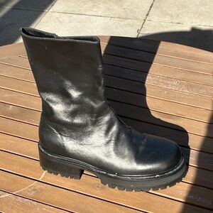 Nicole Saldana Vendola Boots 39